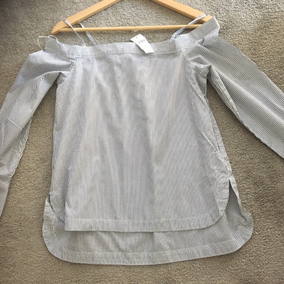 Loft Shoulder less Shirt - Picture 3 of 3